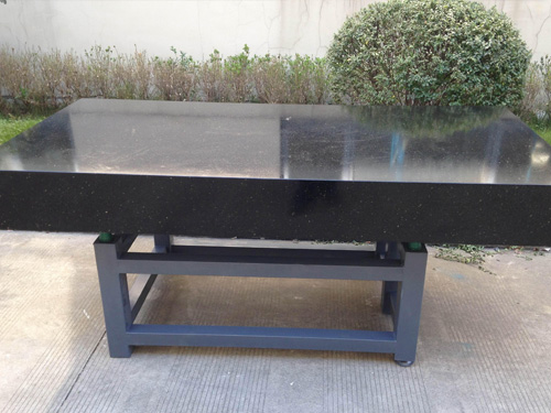 花崗石平臺的優(yōu)點與維護注意事項