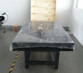 設(shè)計(jì)大理石工作臺(tái)時(shí)的注意事項(xiàng)以及在什么情況下是可以涂油的