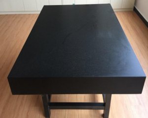 大理石工作臺(tái)大理石工作臺(tái)使用操作注意事項(xiàng)以及在什么情況下是可以涂油的