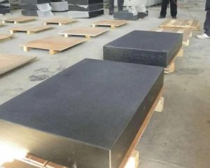 大理石工作臺(tái)對(duì)于機(jī)械裝配的要求和石材形成