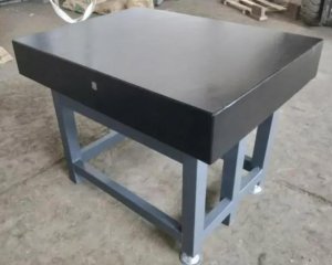 大理石工作臺在什么情況下是可以涂油的跟打表法檢測的平行度需要注意哪些